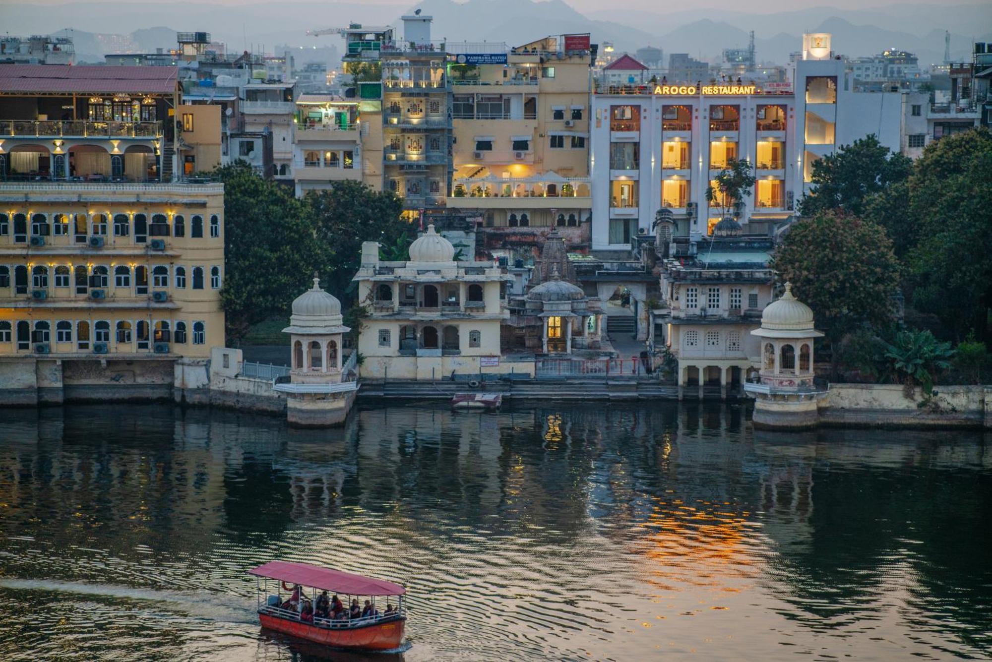 Dera Pichola- A Lake Facing Boutique Hotel Udaipur Eksteriør billede