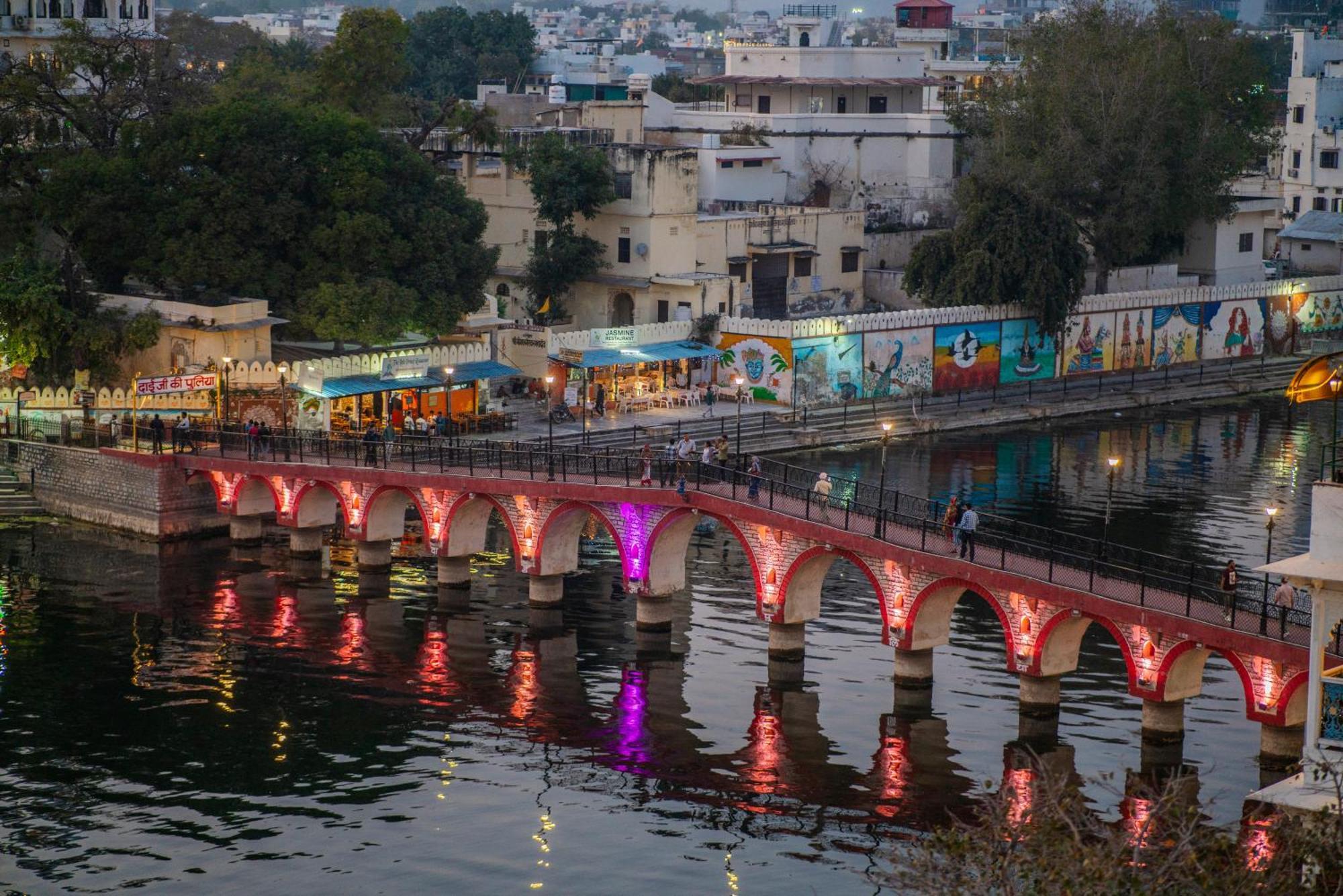 Dera Pichola- A Lake Facing Boutique Hotel Udaipur Eksteriør billede