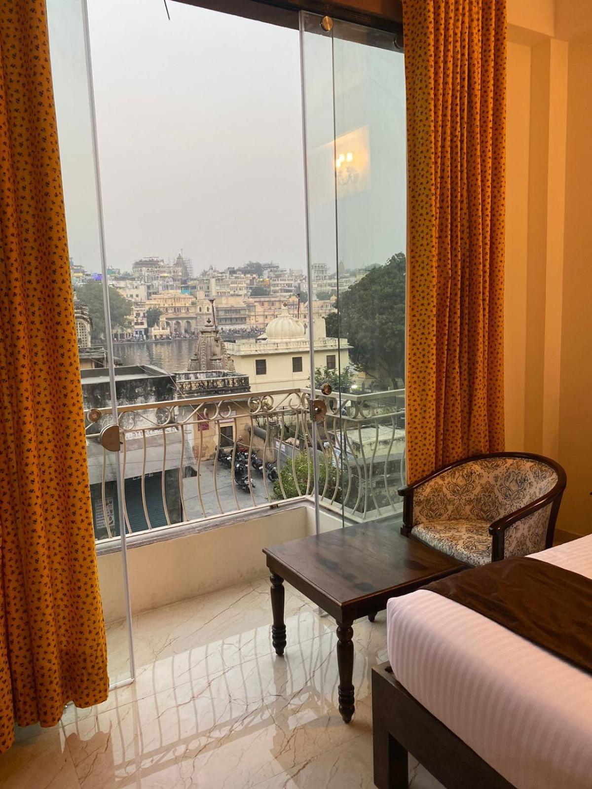 Dera Pichola- A Lake Facing Boutique Hotel Udaipur Eksteriør billede
